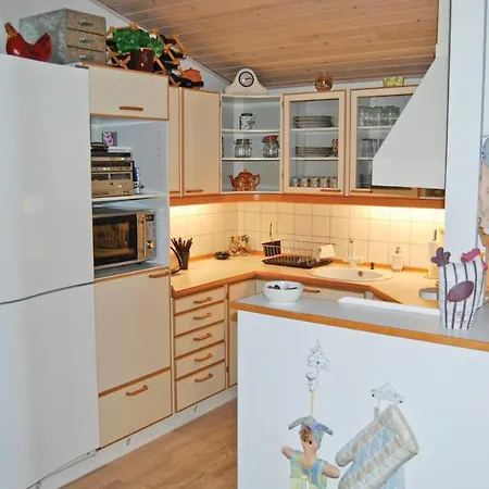 Two-bedroom Holiday In 펜션 Hemmet
