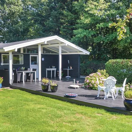 Two-bedroom Holiday In 펜션