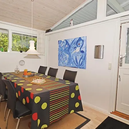 Two-bedroom Holiday In 펜션 *